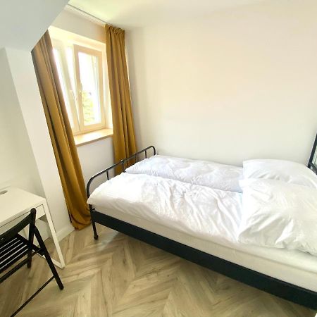 Apartament Sanok-Z Widokiem Na Rynek I Tarasem Ngoại thất bức ảnh