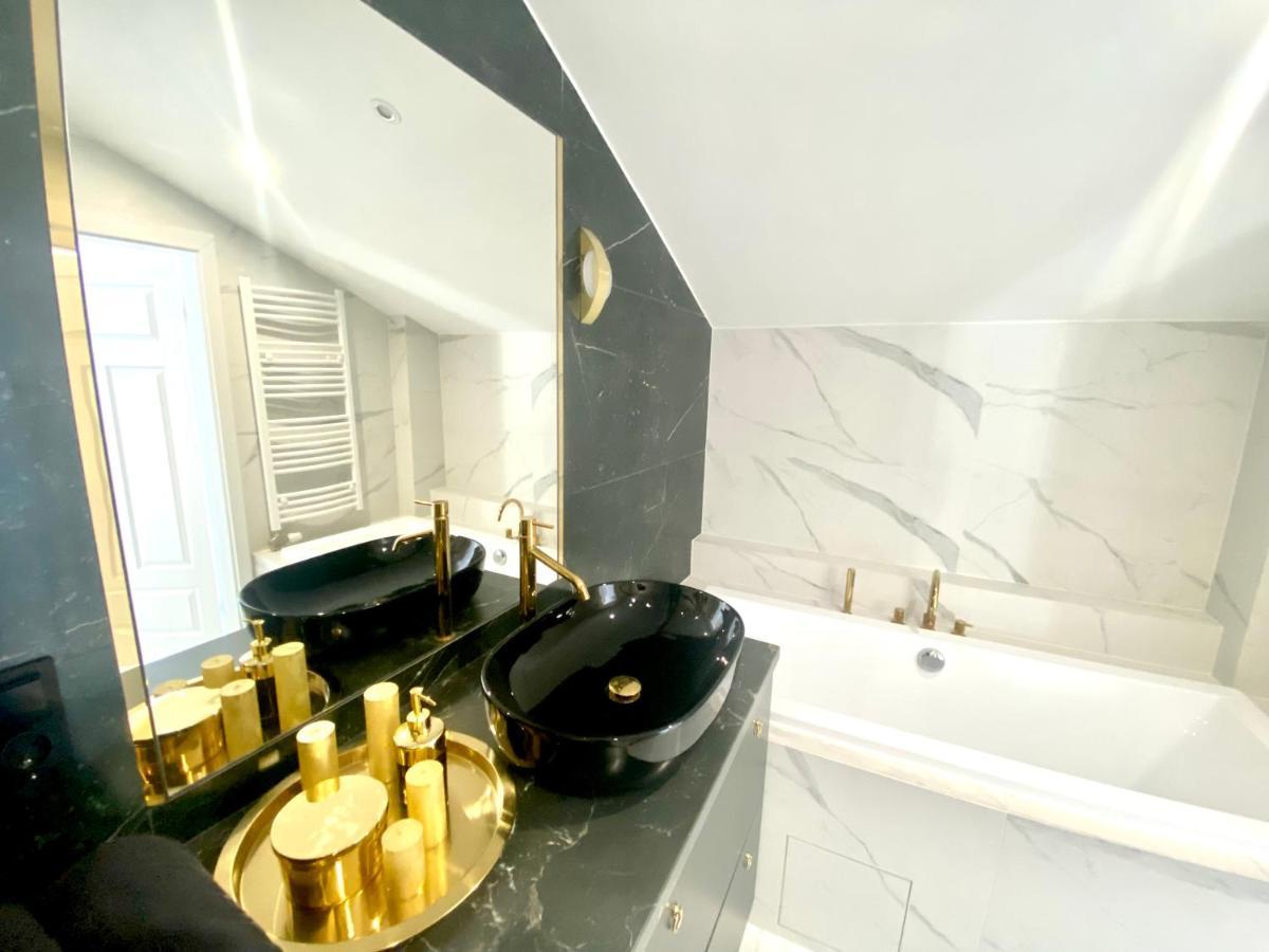 Apartament Sanok-Z Widokiem Na Rynek I Tarasem Ngoại thất bức ảnh