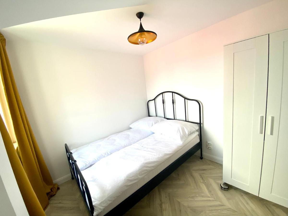 Apartament Sanok-Z Widokiem Na Rynek I Tarasem Ngoại thất bức ảnh