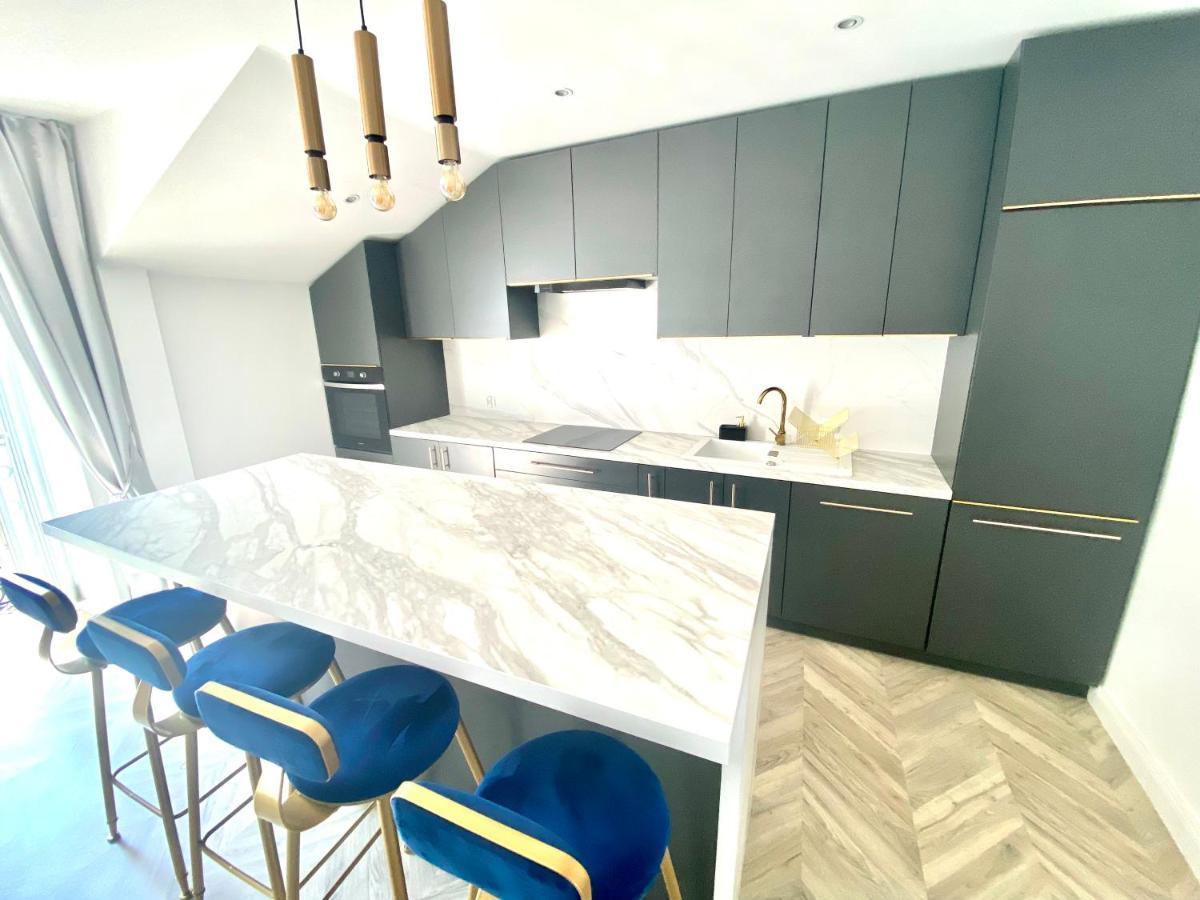Apartament Sanok-Z Widokiem Na Rynek I Tarasem Ngoại thất bức ảnh