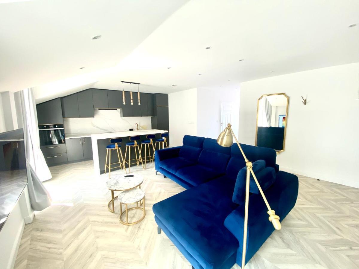 Apartament Sanok-Z Widokiem Na Rynek I Tarasem Ngoại thất bức ảnh
